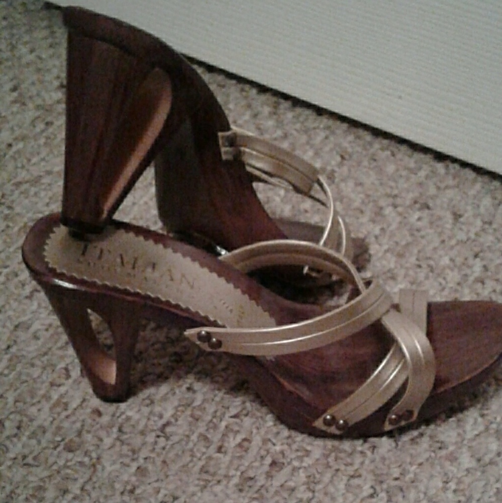 - Itilain  shoemaker heels